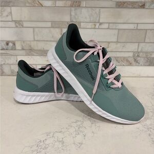 Reebok Fuelfoam Women's Green and Pink Mesh Low Sneakers Size 8.5 Lace